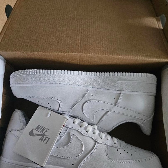 Nike AF1 Men's White Sneakers - Picture 1 of 2
